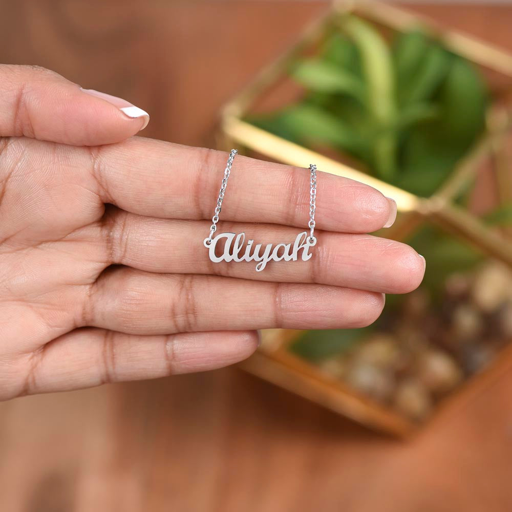 Personalized Mom Name Necklace