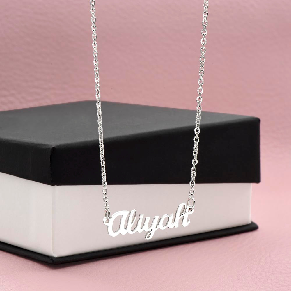 Personalized Mom Name Necklace