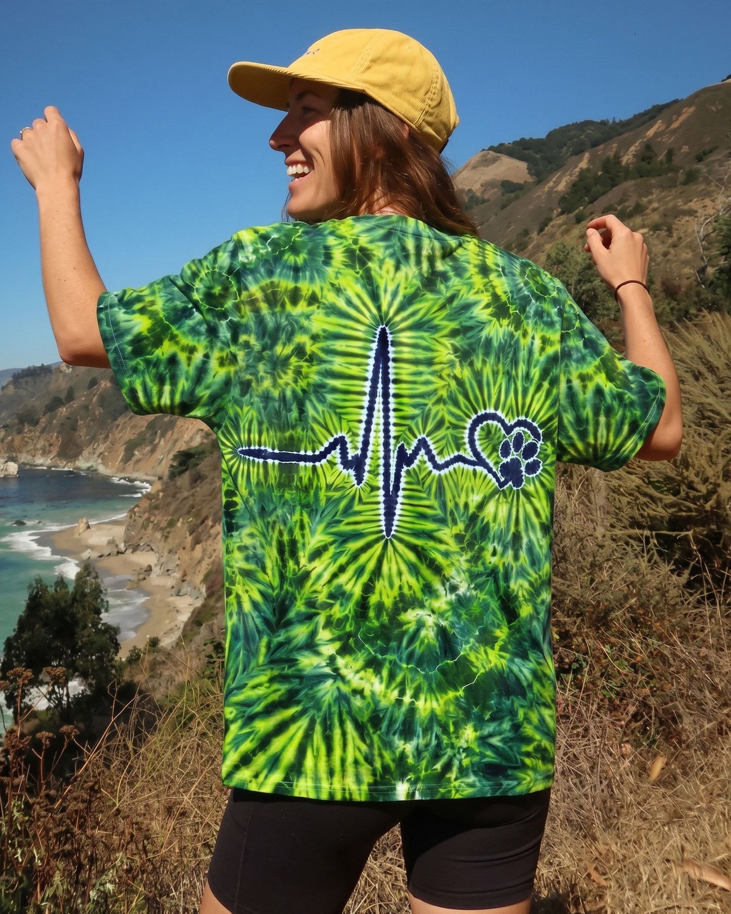 HEARTBEAT PAW PRINT BURST ALL OVER PRINT  - TLTW1506264