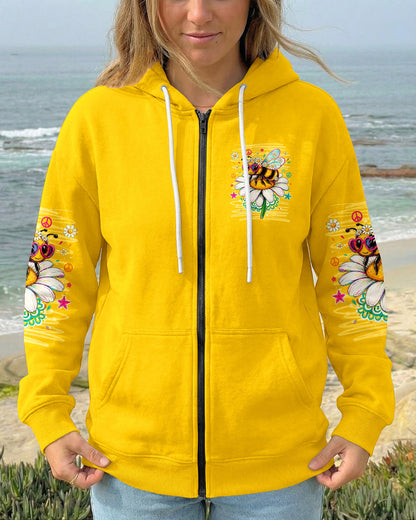 BEE KIND DAISIES ALL OVER PRINT  - TLNT0805263