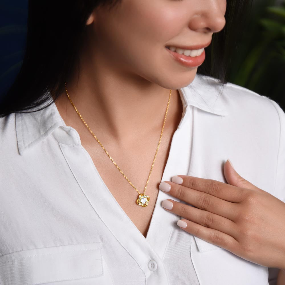 Personalize Mum Love Knot Necklace