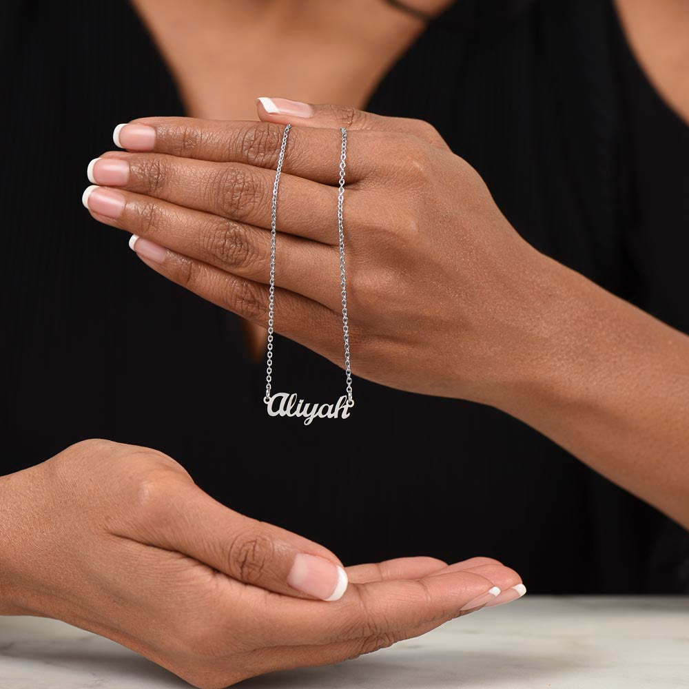 Personalized Mom Name Necklace