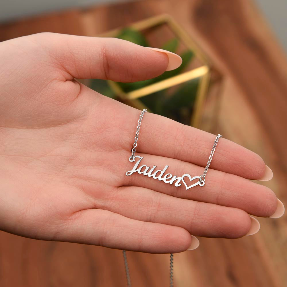 Personalized Mom Heart Name Necklace