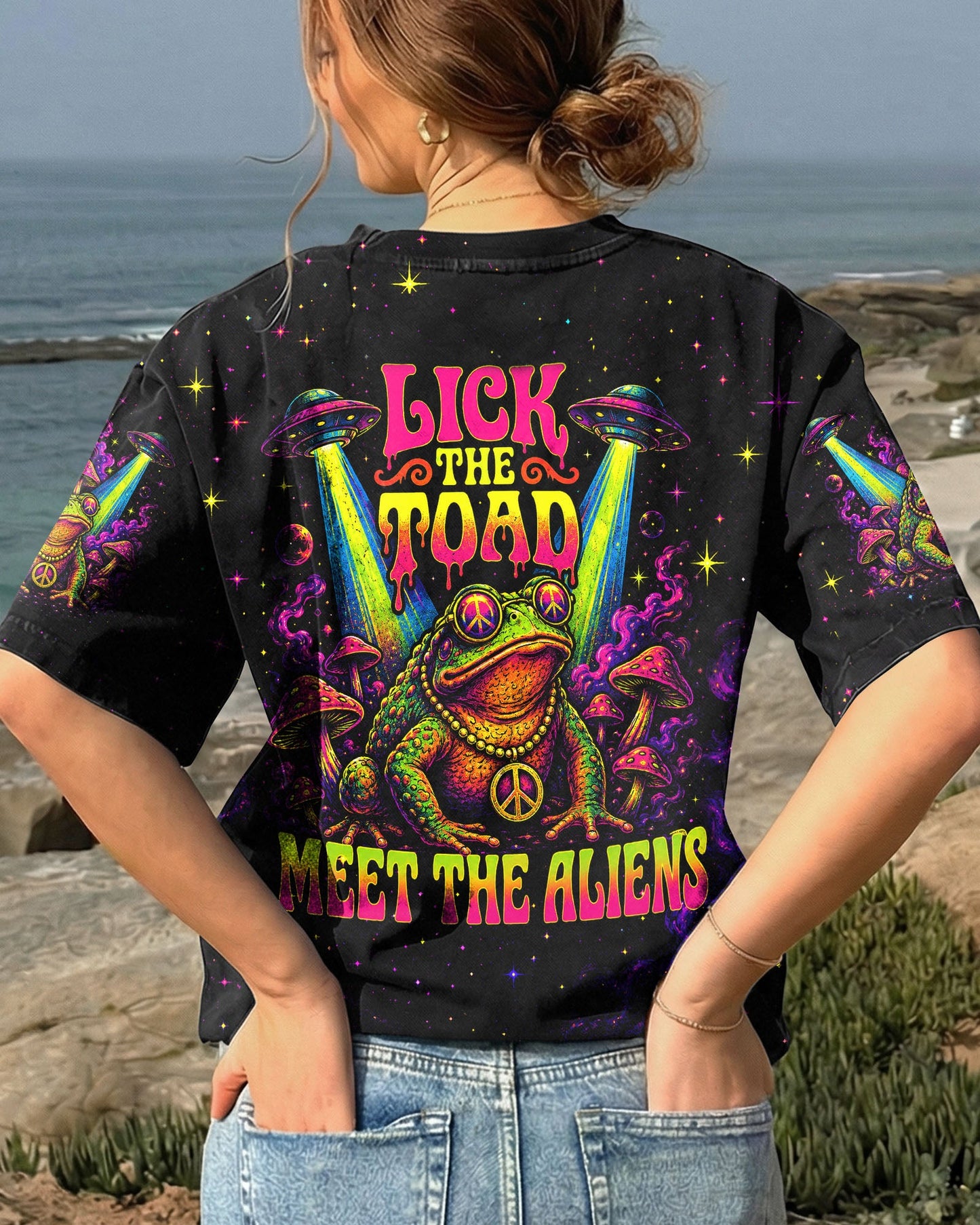 LICK THE TOAD MEET THE ALIENS ALL OVER PRINT   - TLHN3006261