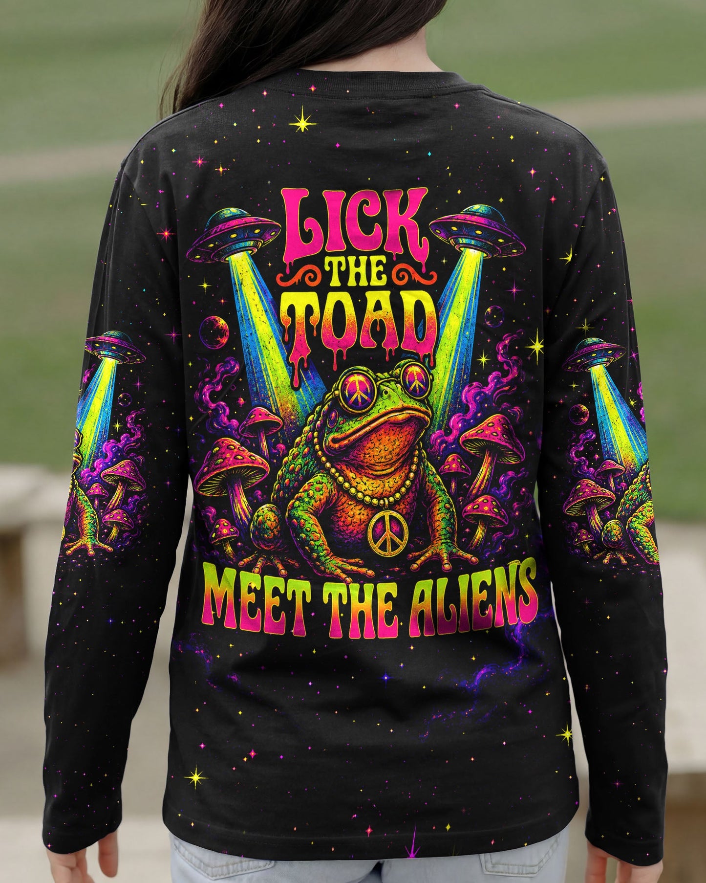 LICK THE TOAD MEET THE ALIENS ALL OVER PRINT   - TLHN3006261