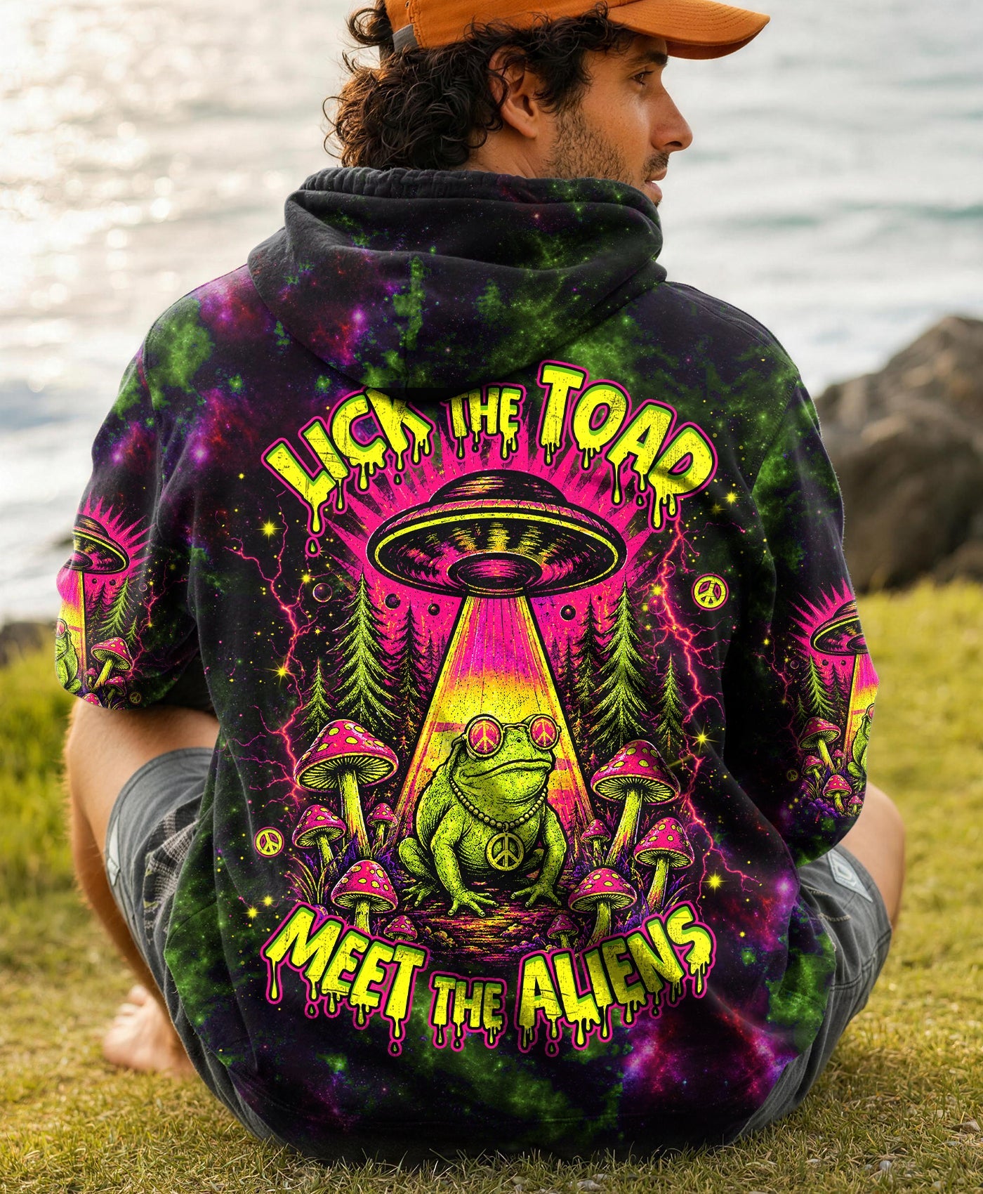 LICK THE TOAD MEET THE ALIENS ALL OVER PRINT   - TLHG1906263