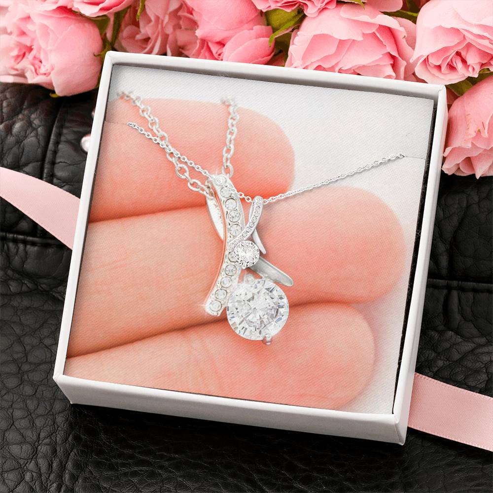 To My Mom Alluring Beauty Necklace
