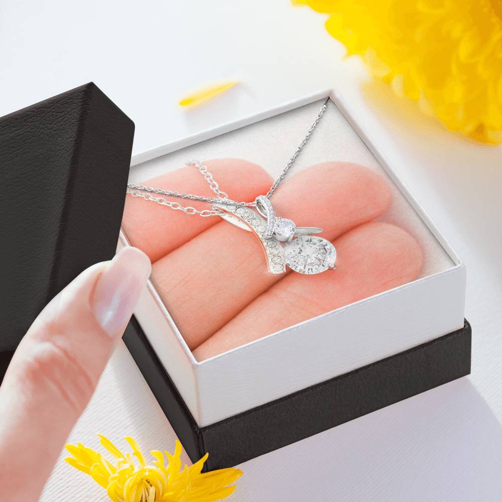 To My Mom Alluring Beauty Necklace