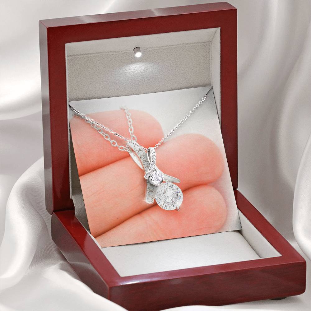 To My Mom Alluring Beauty Necklace