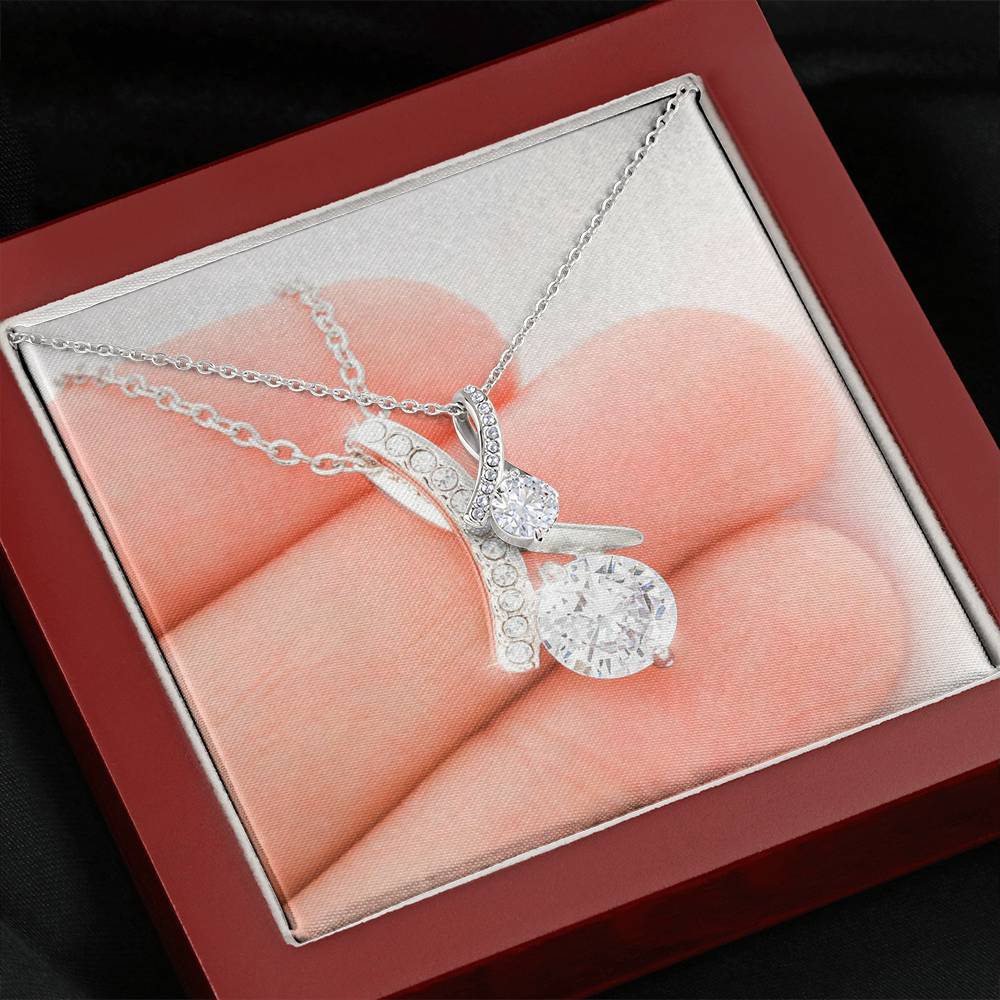 To My Mom Alluring Beauty Necklace